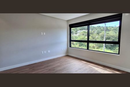 Casa para alugar com 210m², 3 quartos e 2 vagasSuíte 2