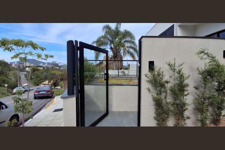 Casa para alugar com 210m², 3 quartos e 2 vagasEntrada Principal