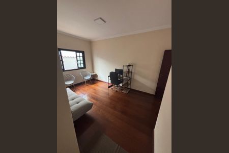 Casa à venda com 360m², 4 quartos e 4 vagasEscritório