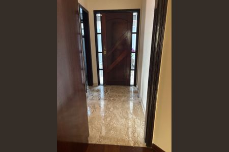 Casa à venda com 360m², 4 quartos e 4 vagasCorredor