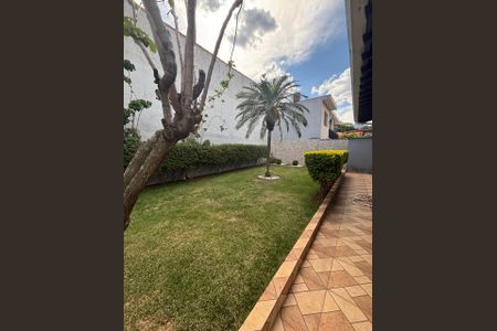 Casa à venda com 360m², 4 quartos e 4 vagasQuintal