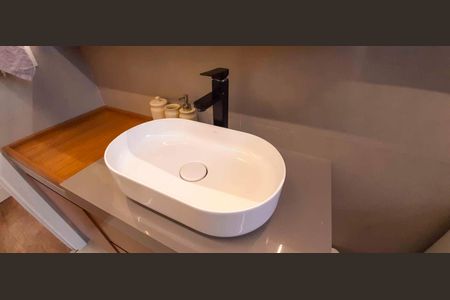 Apartamento à venda com 92m², 2 quartos e 2 vagasBanheiro da Suíte 1