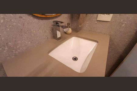 Apartamento à venda com 92m², 2 quartos e 2 vagasBanheiro da Suíte 2