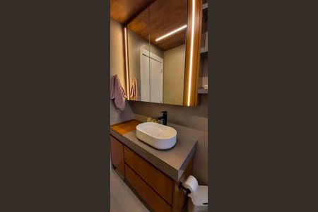 Apartamento à venda com 92m², 2 quartos e 2 vagasBanheiro da Suíte 1