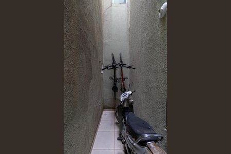 Casa à venda com 147m², 3 quartos e 3 vagas Casa à venda com 147m², 3 quartos e 3 vagasCorredor