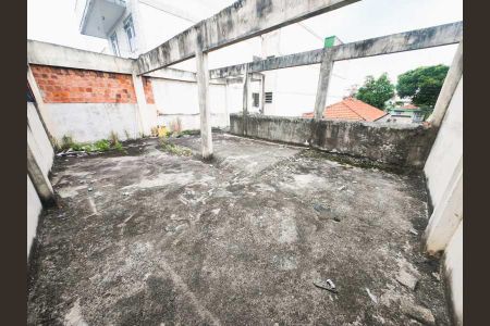 Casa à venda com 198m², 4 quartos e 4 vagas