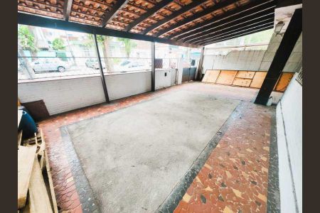Casa à venda com 198m², 4 quartos e 4 vagas