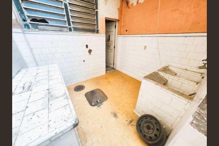 Casa à venda com 198m², 4 quartos e 4 vagas