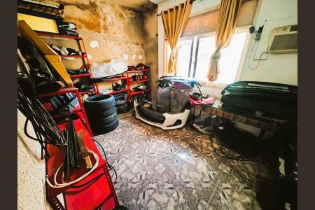 Casa à venda com 198m², 4 quartos e 4 vagas