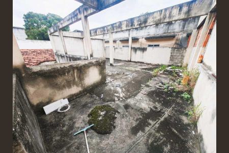 Casa à venda com 198m², 4 quartos e 4 vagas