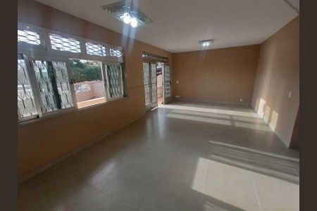 Casa à venda com 3 quartos, 230m² em Tauá, Rio de Janeiro