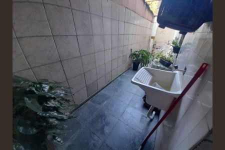 Casa à venda com 243m², 4 quartos e 1 vaga