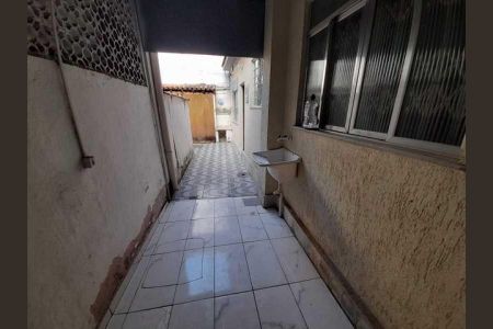 Casa à venda com 243m², 4 quartos e 1 vaga