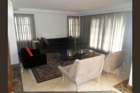 Casa à venda com 6 quartos, 400m² em Interlagos, São Paulo