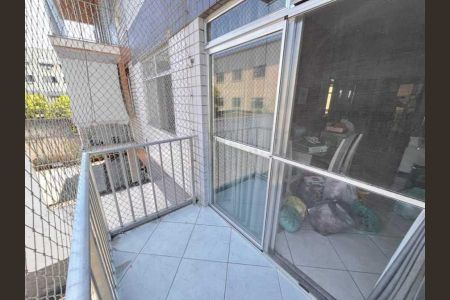 Apartamento à venda com 74m², 2 quartos e 1 vaga