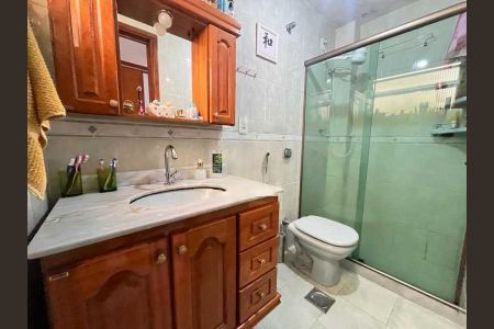 Apartamento à venda com 74m², 2 quartos e 1 vaga