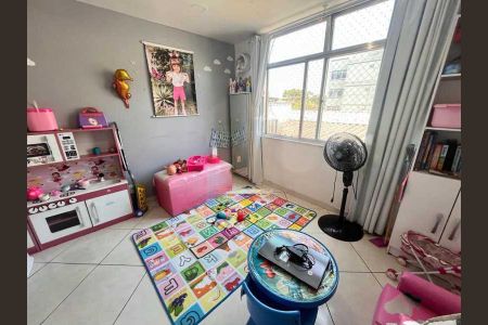 Apartamento à venda com 74m², 2 quartos e 1 vaga