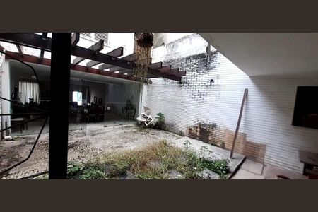 Casa à venda com 384m², 4 quartos e 2 vagas