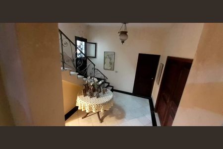 Casa à venda com 384m², 4 quartos e 2 vagas