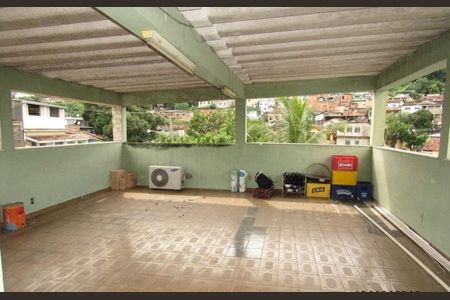 Casa à venda com 303m², 2 quartos e 1 vaga