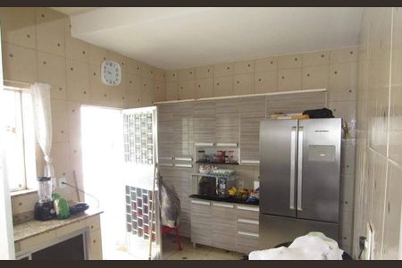 Casa à venda com 303m², 2 quartos e 1 vaga