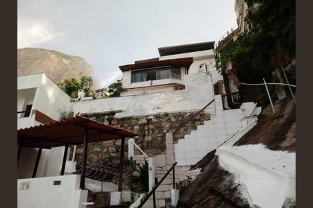 Casa à venda com 400m², 1 quarto e sem vaga