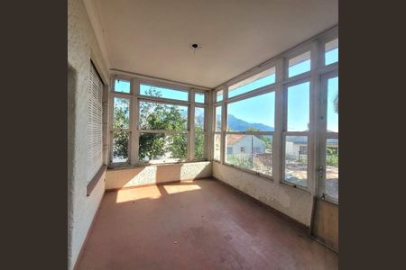 Casa à venda com 157m², 7 quartos e 2 vagas