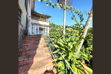 Casa à venda com 157m², 7 quartos e 2 vagas