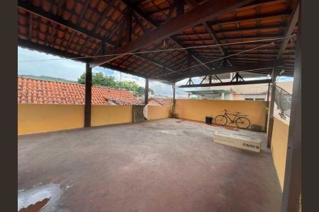 Casa à venda com 228m², 4 quartos e 3 vagas