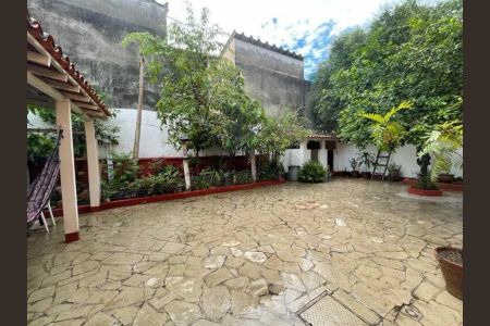 Casa à venda com 228m², 4 quartos e 3 vagas