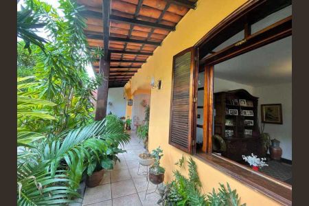 Casa à venda com 228m², 4 quartos e 3 vagas