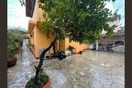 Casa à venda com 228m², 4 quartos e 3 vagas