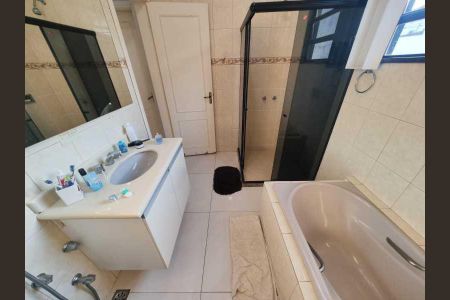 Casa à venda com 279m², 3 quartos e 4 vagas