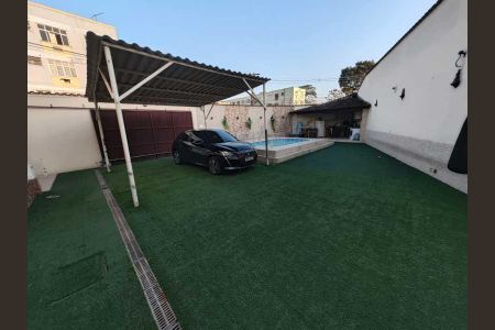 Casa à venda com 279m², 3 quartos e 4 vagas