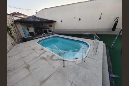 Casa à venda com 279m², 3 quartos e 4 vagas