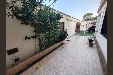 Casa à venda com 279m², 3 quartos e 4 vagas