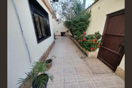 Casa à venda com 279m², 3 quartos e 4 vagas