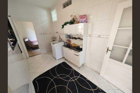 Casa à venda com 279m², 3 quartos e 4 vagas