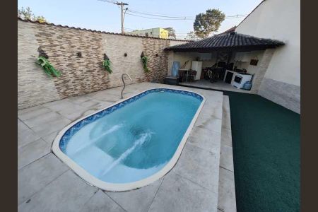 Casa à venda com 279m², 3 quartos e 4 vagas