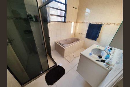 Casa à venda com 279m², 3 quartos e 4 vagas