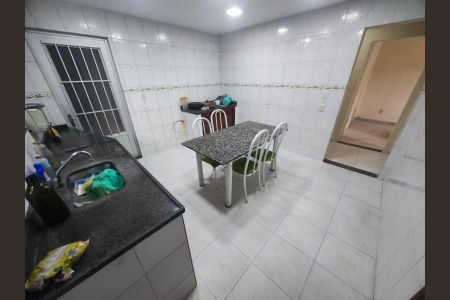 Casa à venda com 204m², 3 quartos e 2 vagas