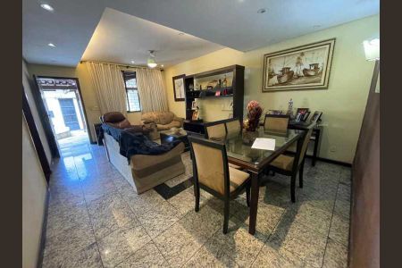 Casa à venda com 192m², 3 quartos e 2 vagas