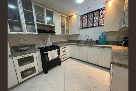 Casa à venda com 192m², 3 quartos e 2 vagas
