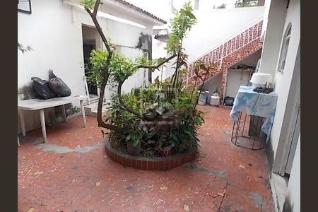 Casa à venda com 129m², 3 quartos e 4 vagas