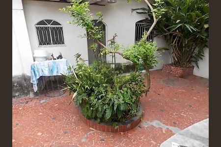 Casa à venda com 129m², 3 quartos e 4 vagas