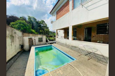 Casa de condomínio à venda com 60m², 3 quartos e 2 vagas