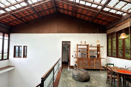 Casa à venda com 524m², 4 quartos e 3 vagas Casa à venda com 524m², 4 quartos e 3 vagasSala 3