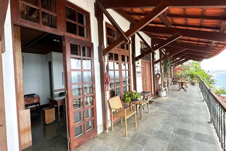 Casa à venda com 524m², 4 quartos e 3 vagas Casa à venda com 524m², 4 quartos e 3 vagasÁrea Externa