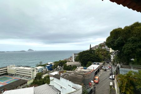 Casa à venda com 524m², 4 quartos e 3 vagas Casa à venda com 524m², 4 quartos e 3 vagas Vista da Área Externa