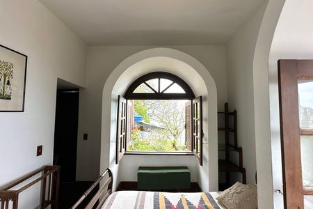 Casa à venda com 524m², 4 quartos e 3 vagas Casa à venda com 524m², 4 quartos e 3 vagasQuarto 1